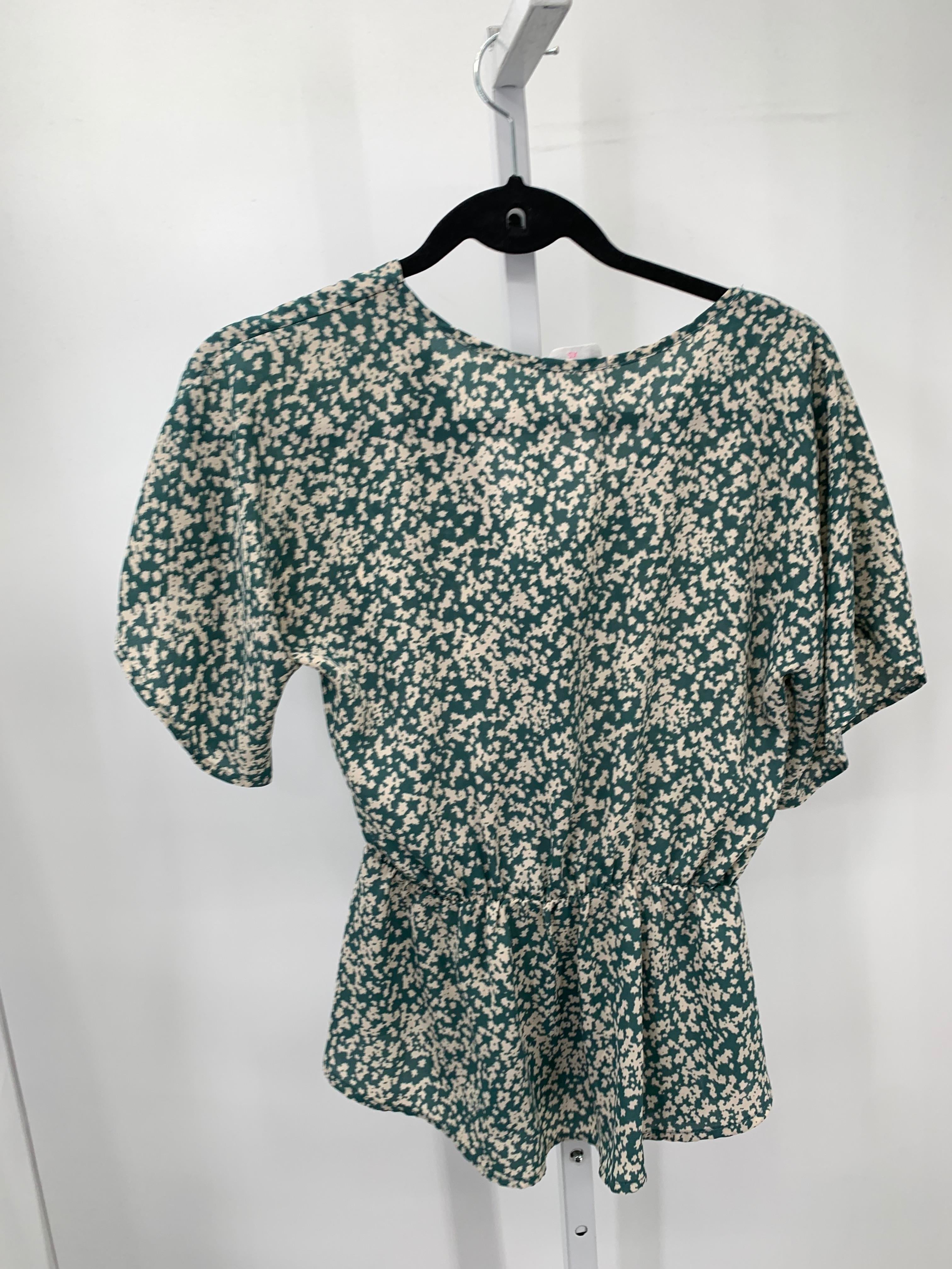 Size X Small Juniors Short Sleeve Shirt