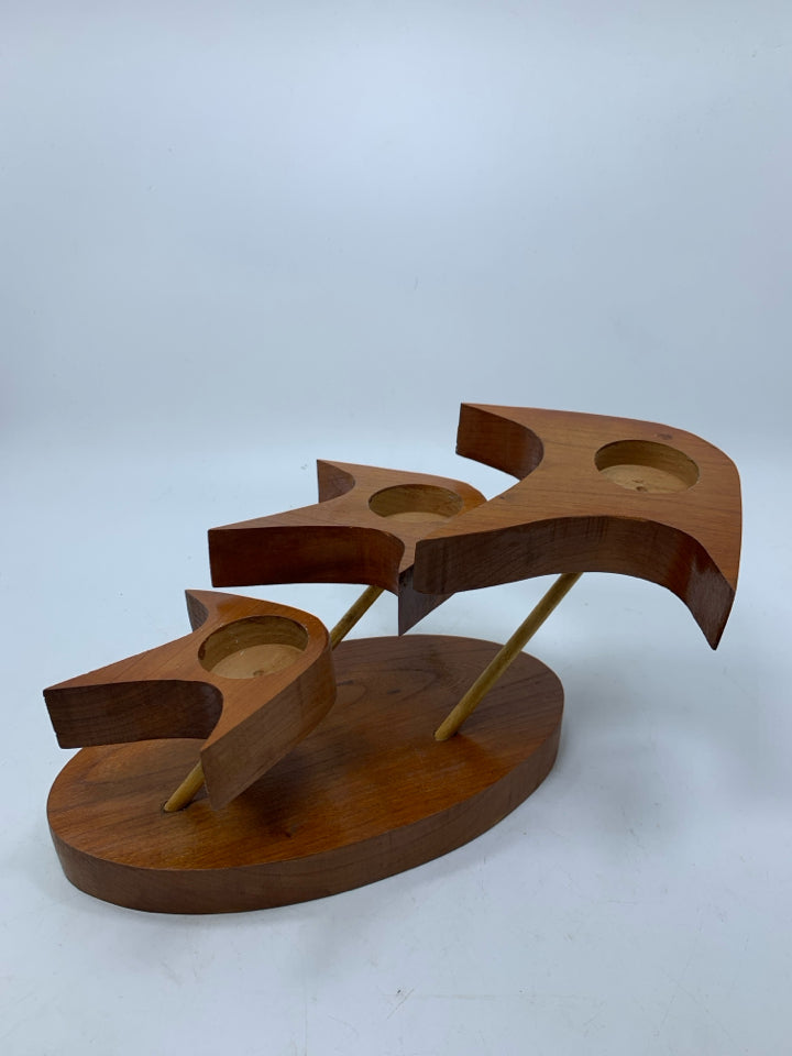 WOOD FLYING BIRDS TEA LIGHT HOLDER.