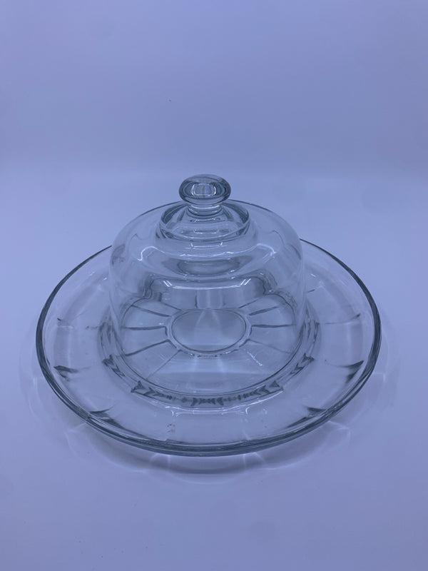 GLASS PLATTER WITH DOME COVER.