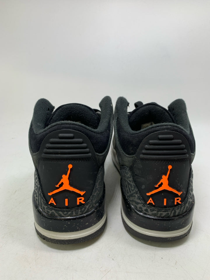 Air Jordan 3 Retro Mid Fear Sneakers