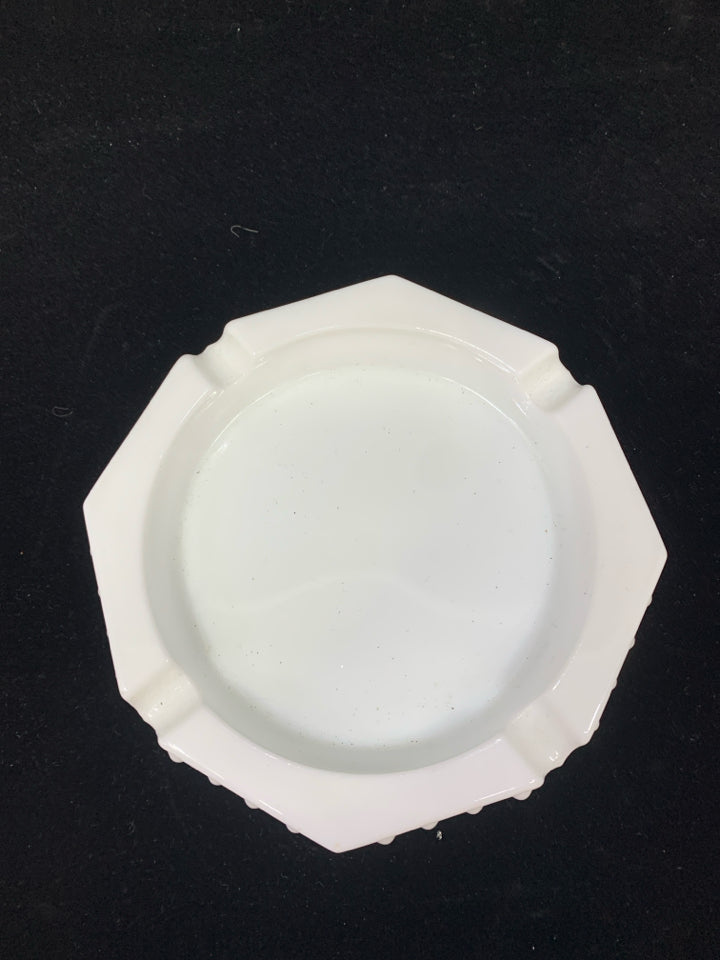 VTG MILK GLASS HOBNAIL ASHTRAY.