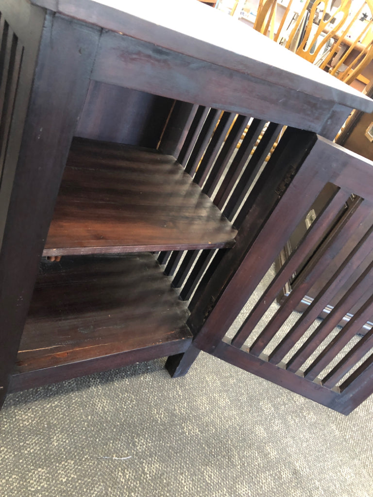 DARK WOOD SIDE TABLE W/DOOR.