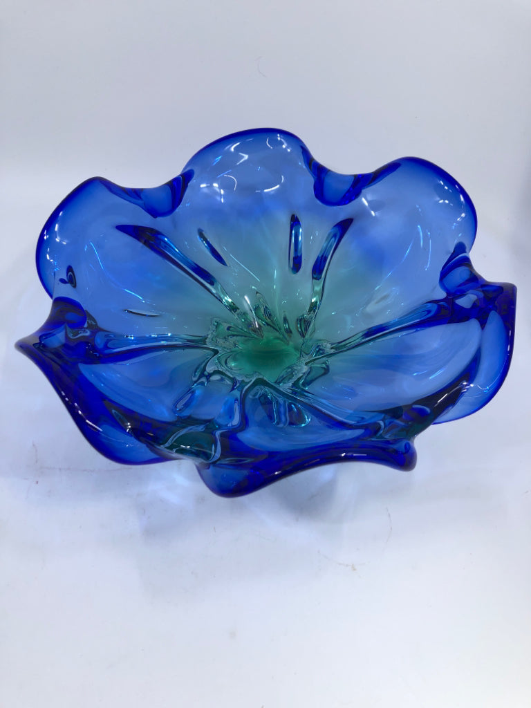 BLUE HAND BLOWN ART GLASS BOWL.