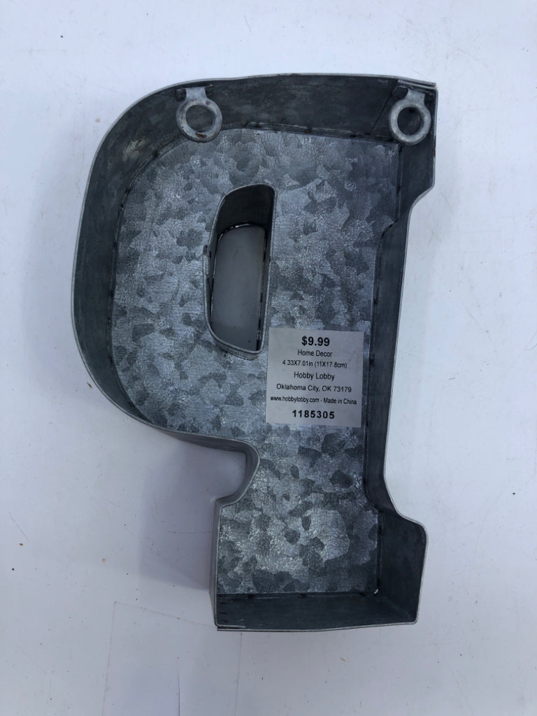 METAL "P" SHELF/WALL DECOR.
