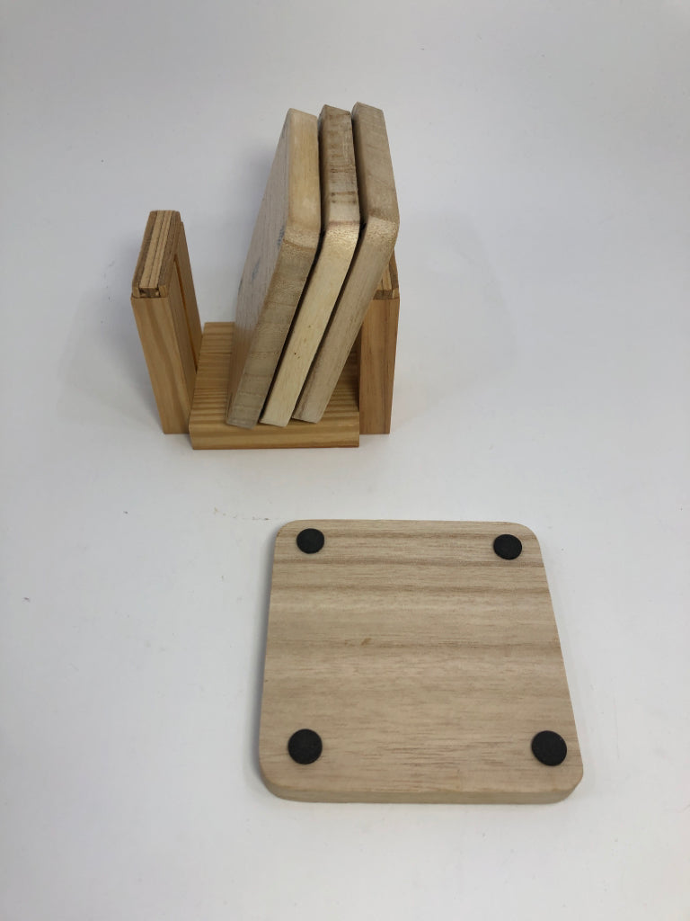 4PC WOODEN COASTER W/LEAF DESIGN & HOLDER.