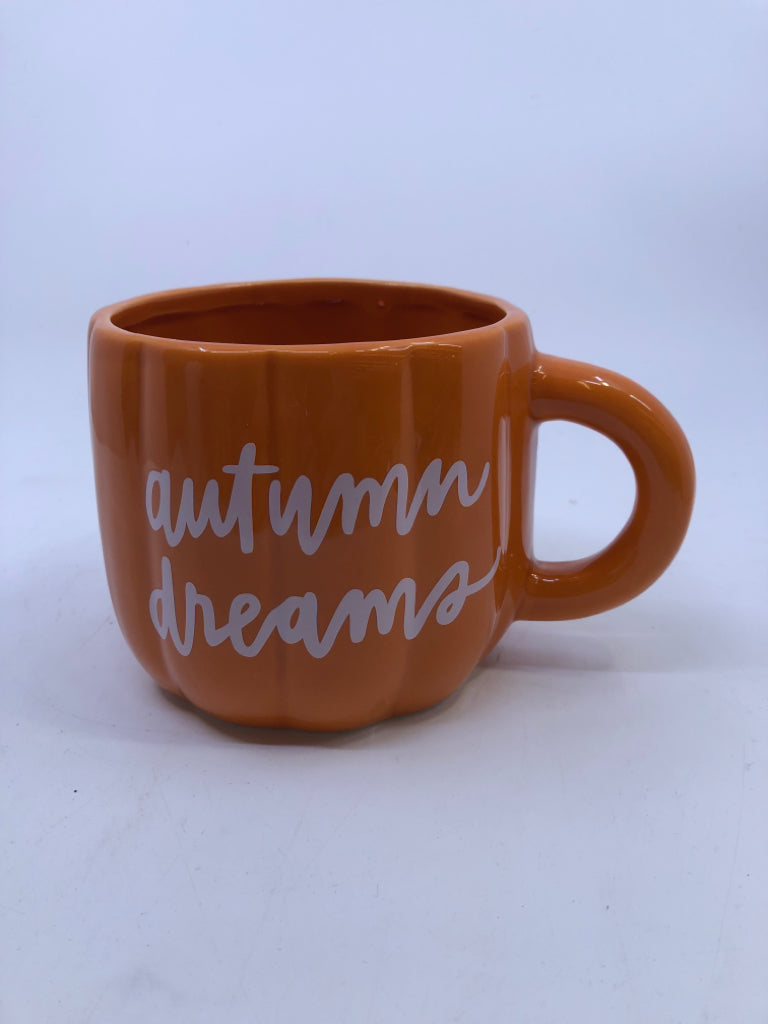 AUTUMN DREAMS PUMPKIN MUG.
