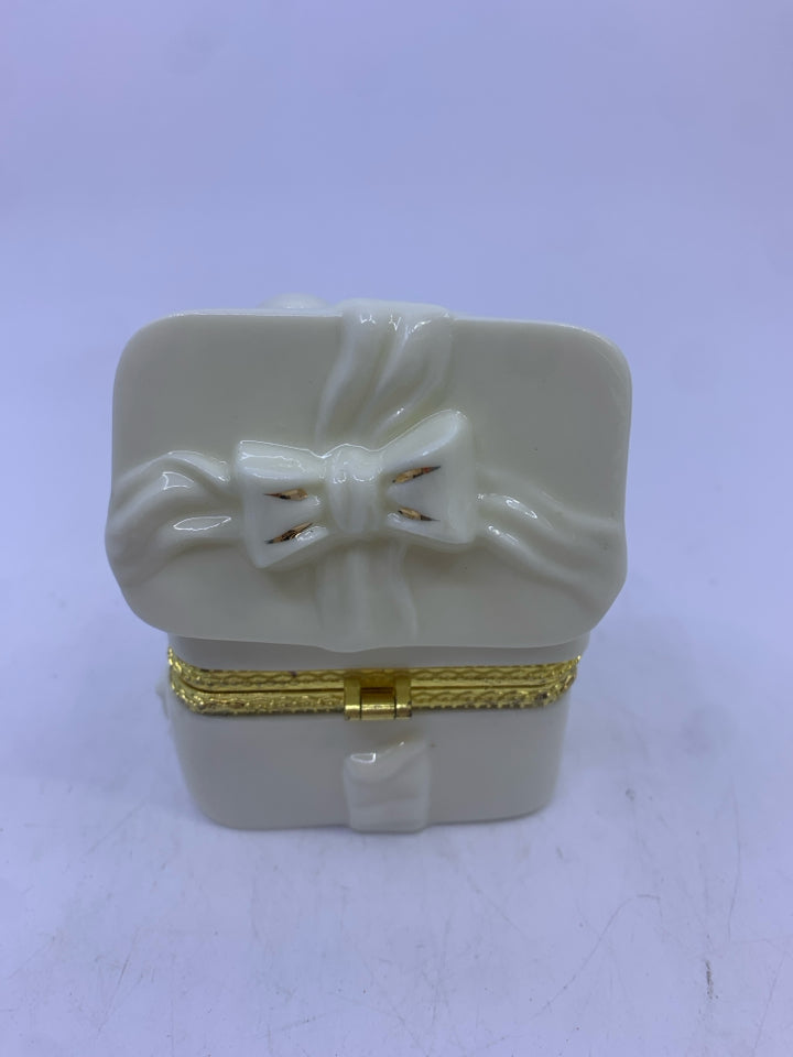 ANGEL BABIES TRINKET BOX FORMALITIES.