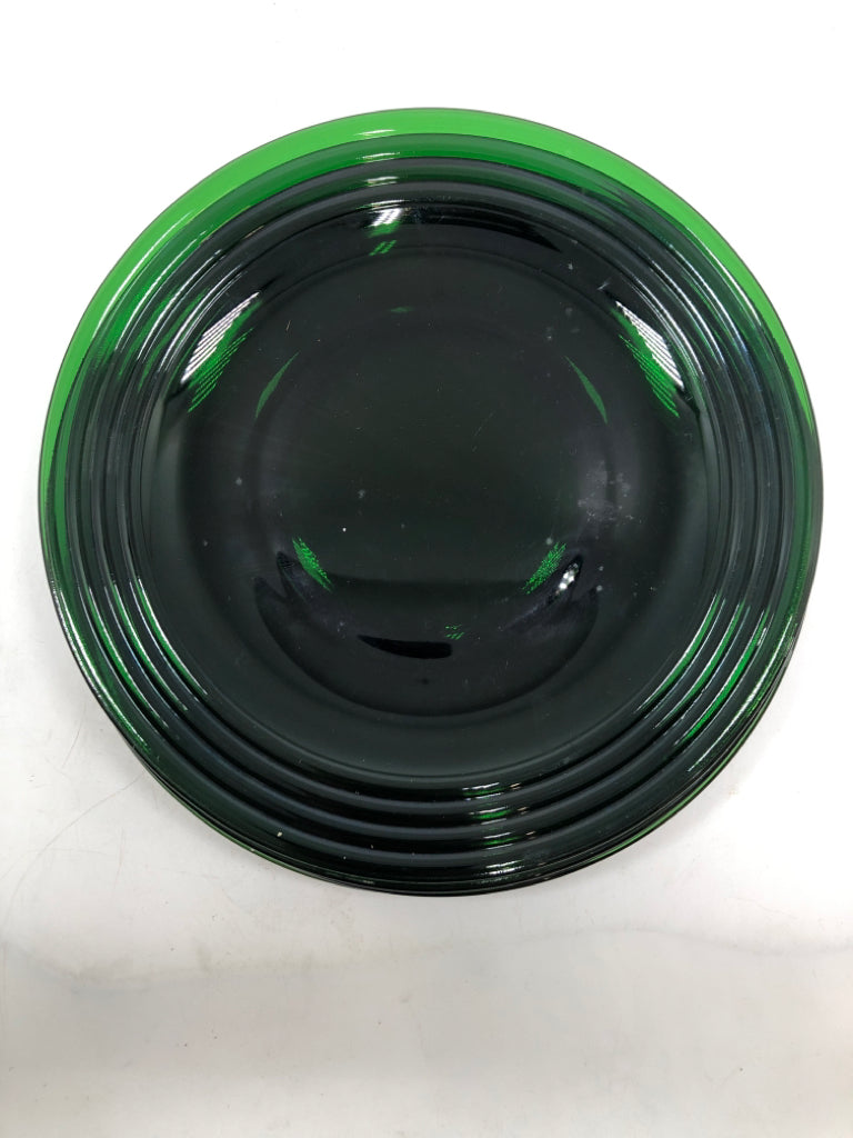 6 GREEN GLASS PLATES W/TEXTURED RIM.