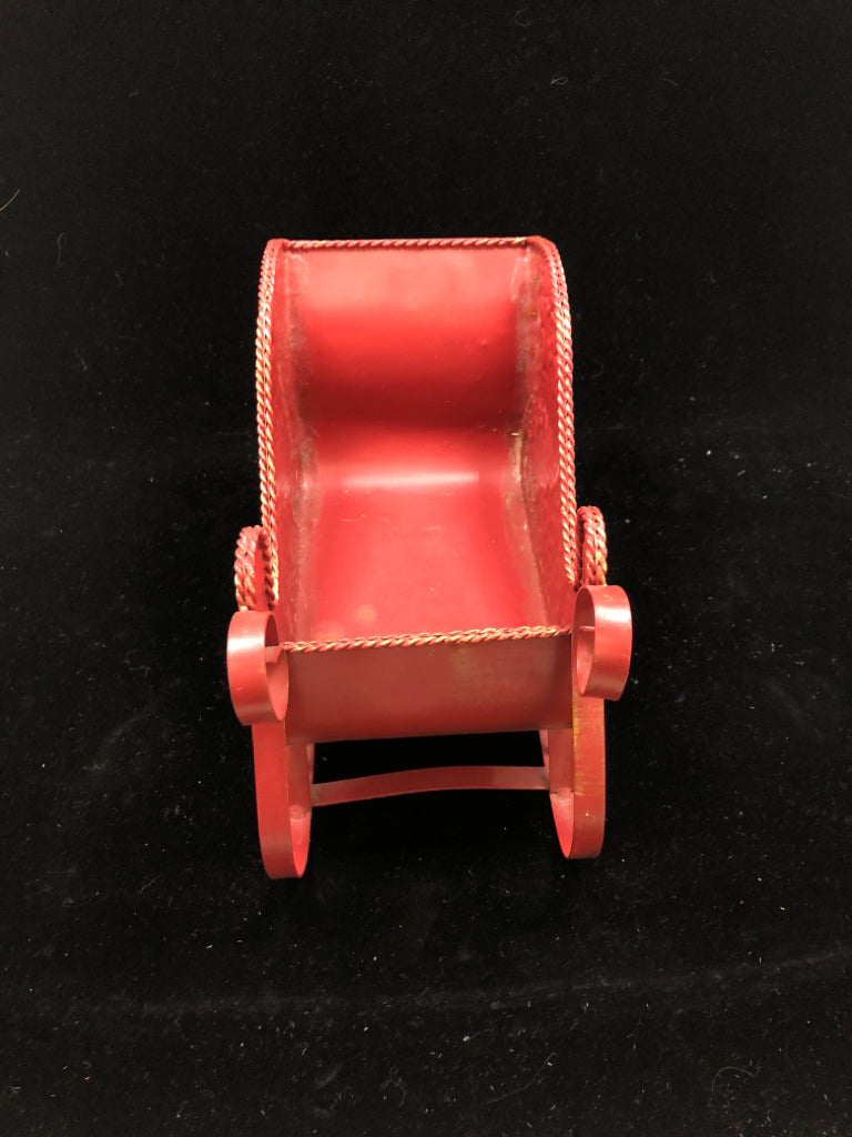 RED METAL SLEIGH PLANTER.