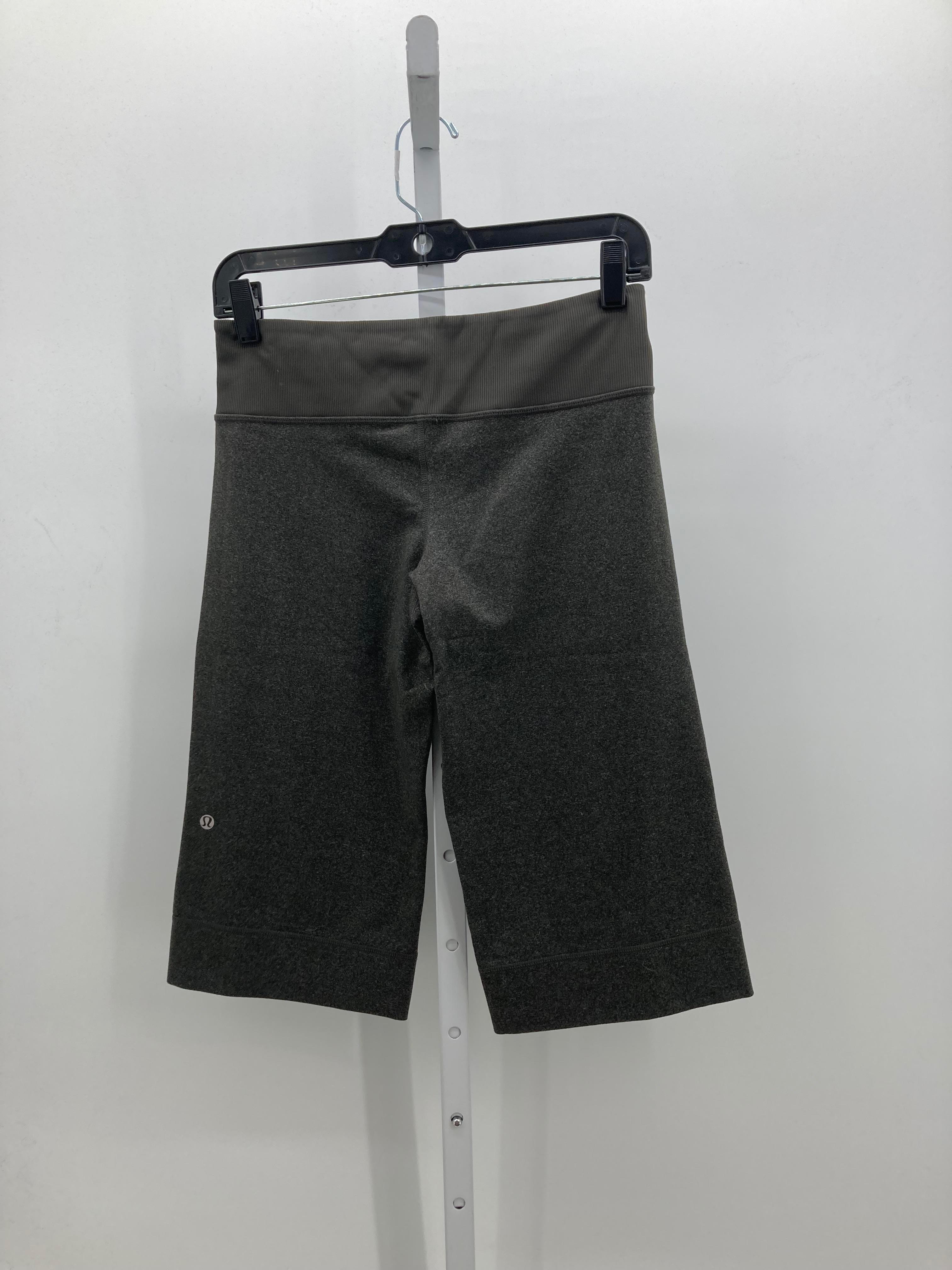 Lululemon Size 4 Misses Capri Pants