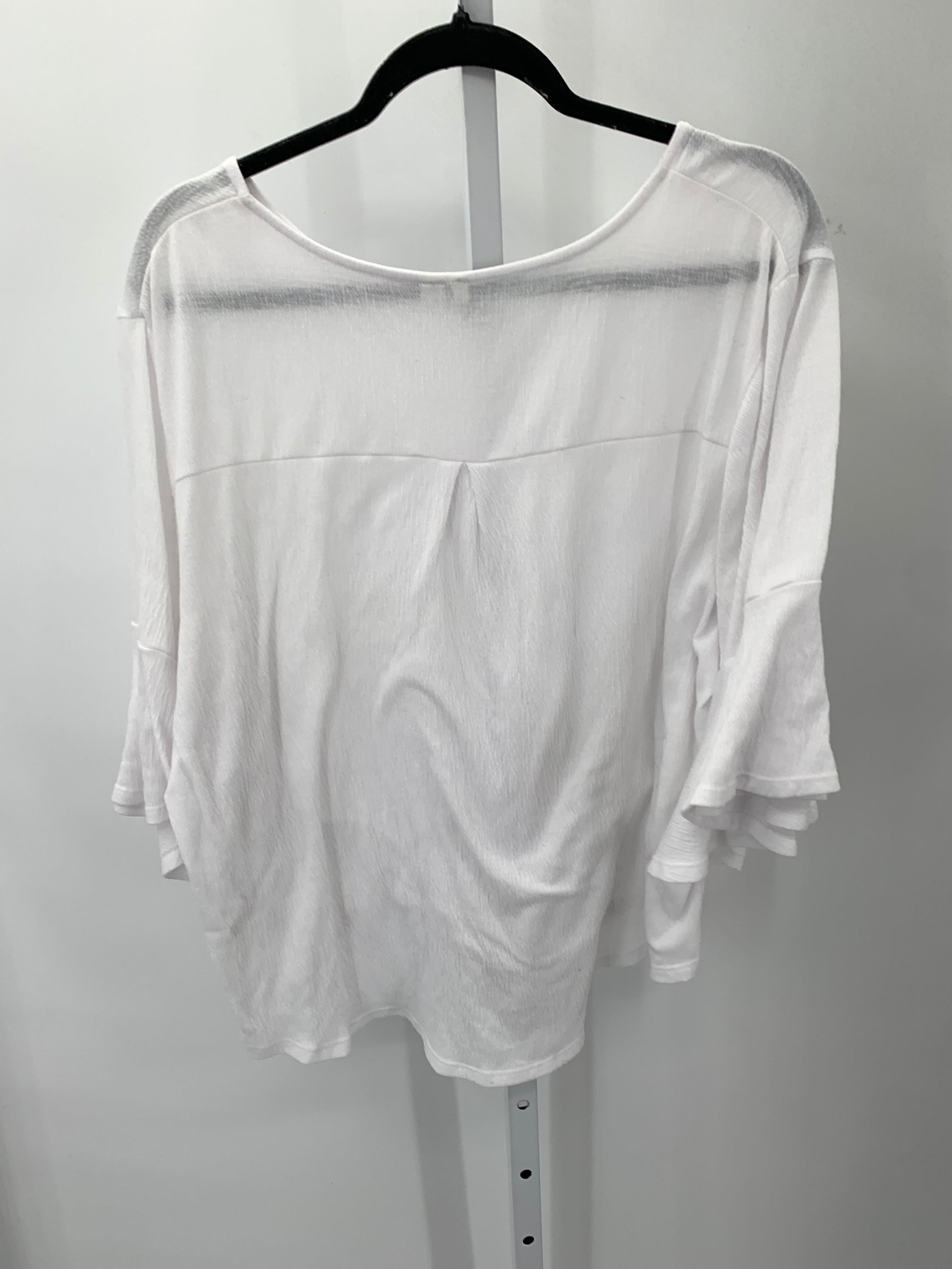 Size Extra Large Misses Short Sleeve Shirt
