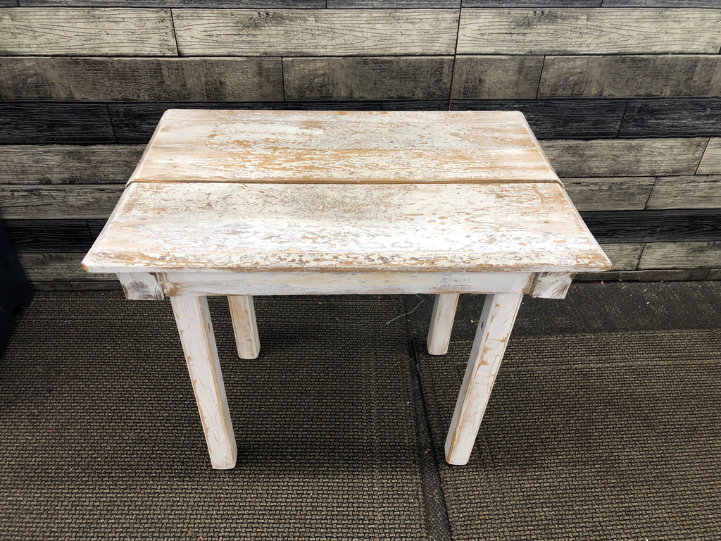 RUSTIC WHITE WOOD SIDE TABLE.