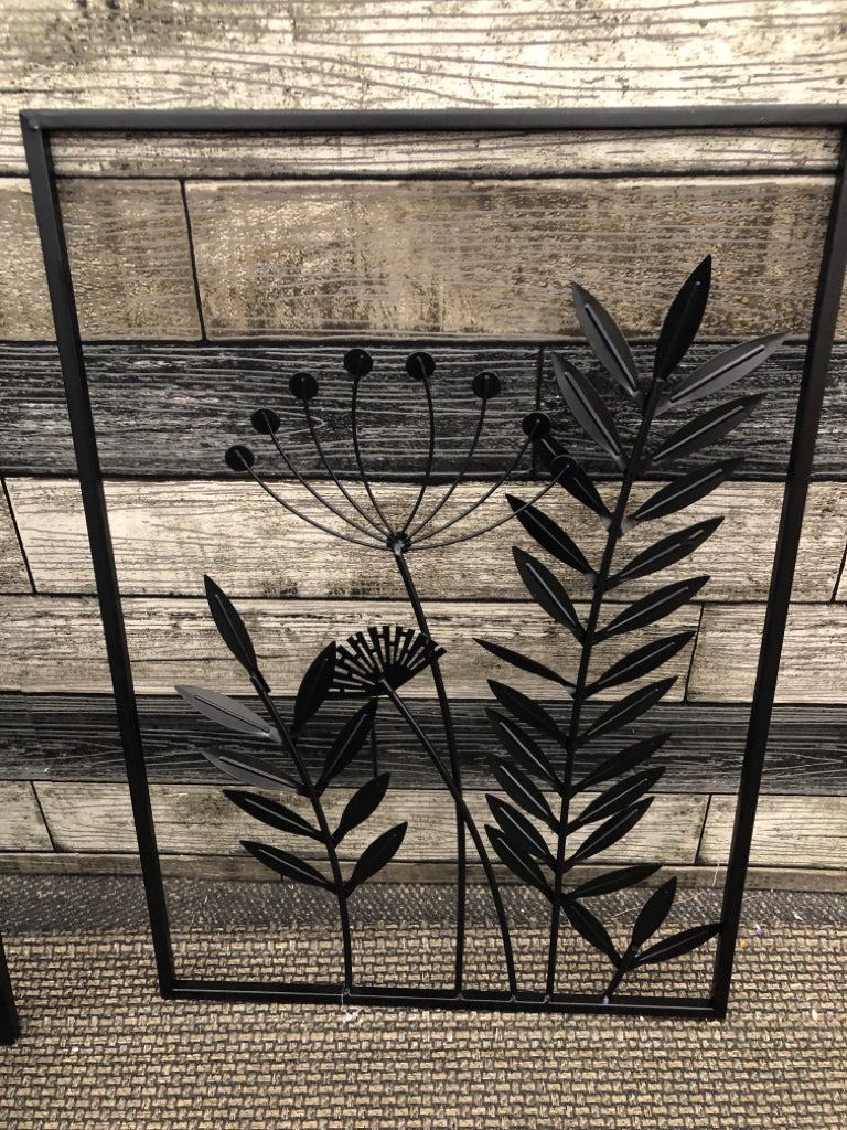 BLACK METAL DANDELION AND LEAVES WALL HANGING.