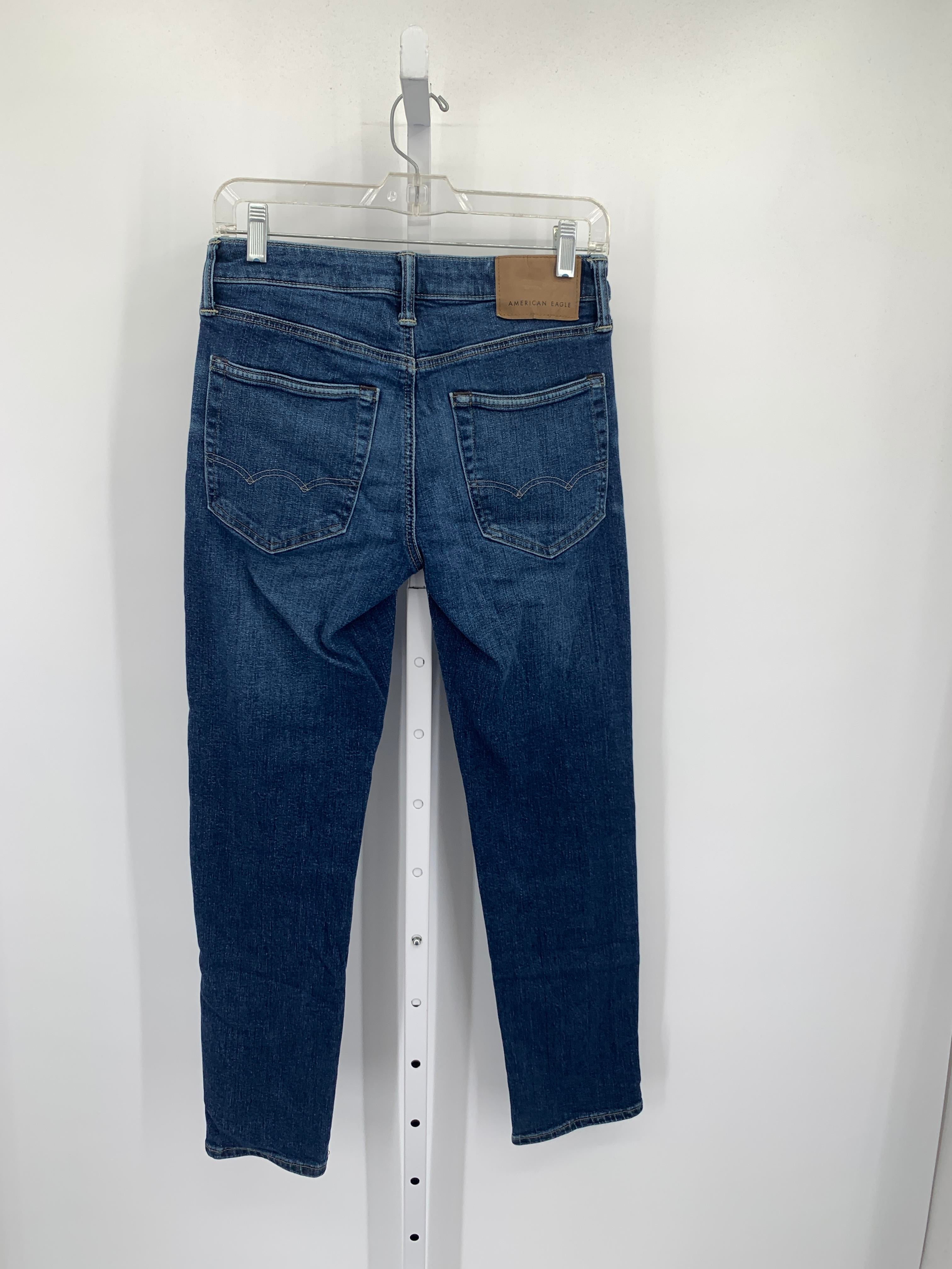 SLIM STRAIGHT JEANS