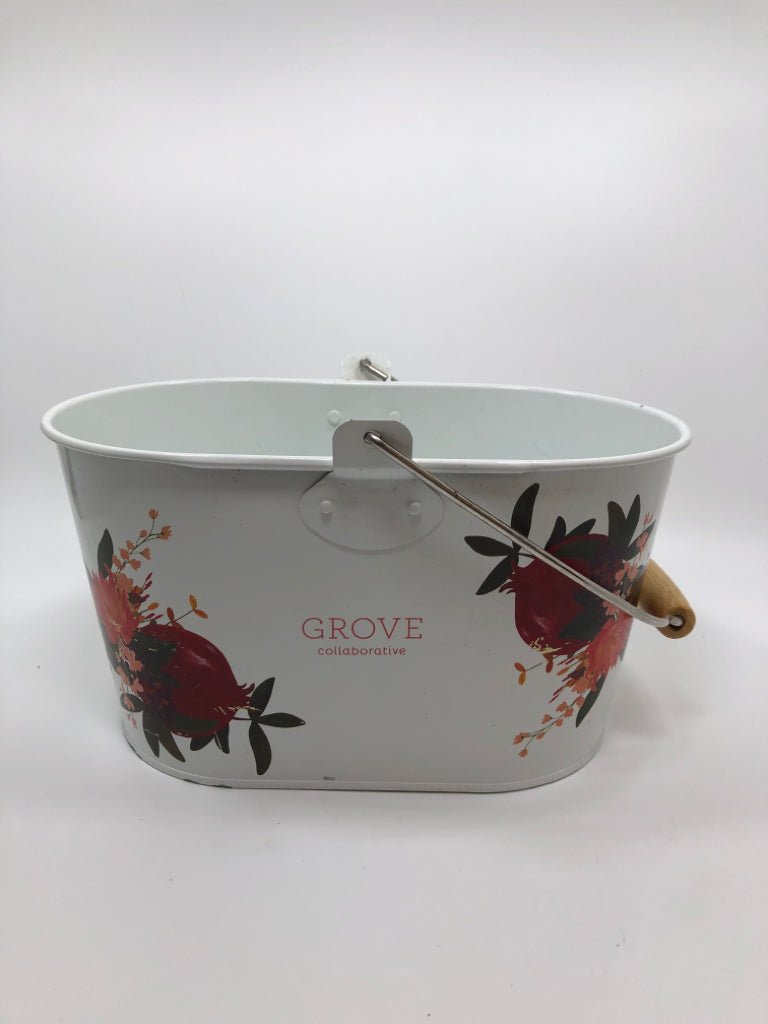 GROVE CO WHITE FLORAL BUCKET W/METAL+WOOD HANDLE.