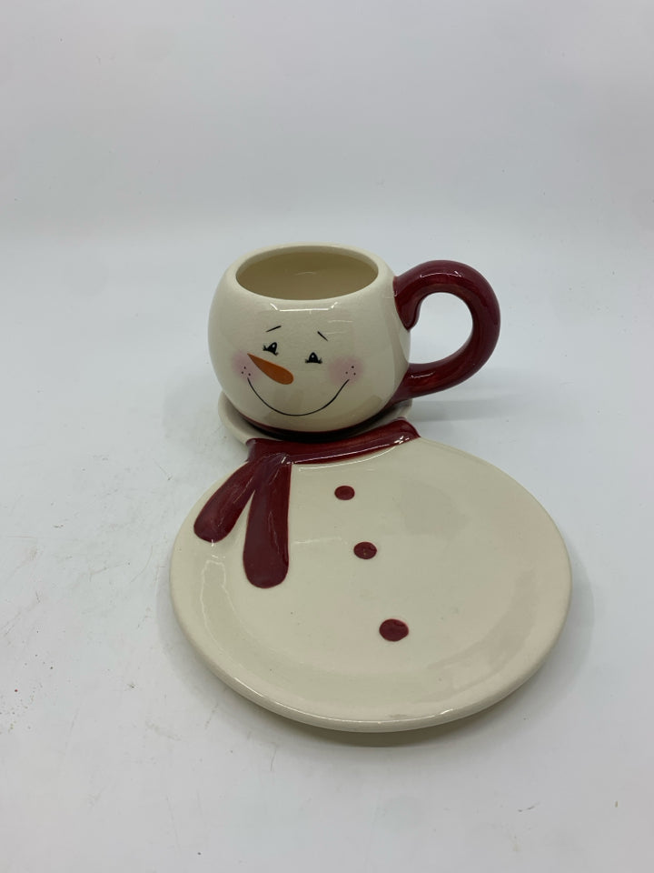 SNOWMAN MUG AND SNACK PLATE SET.