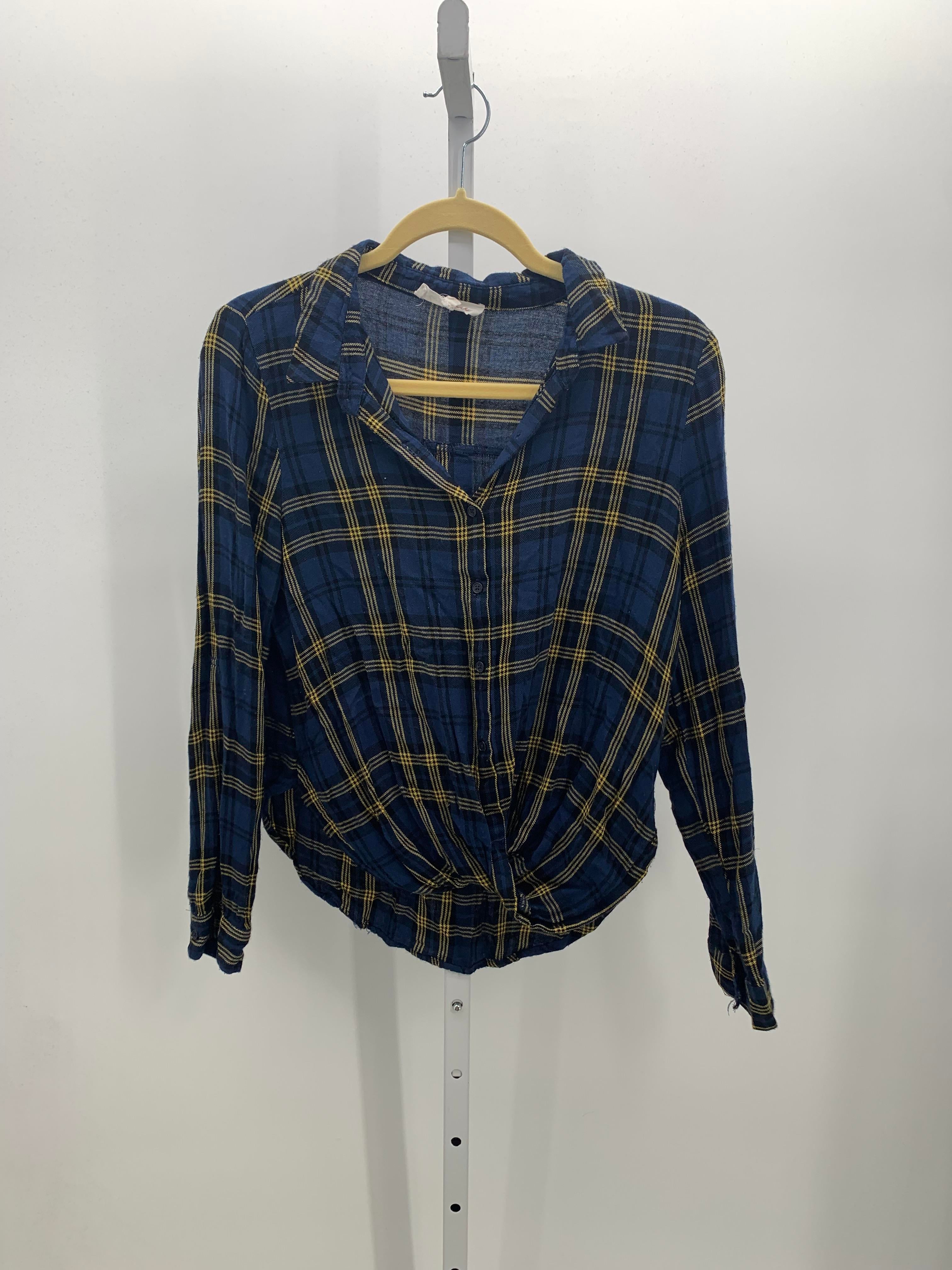 Love Tree Size Large Juniors Long Sleeve Shirt