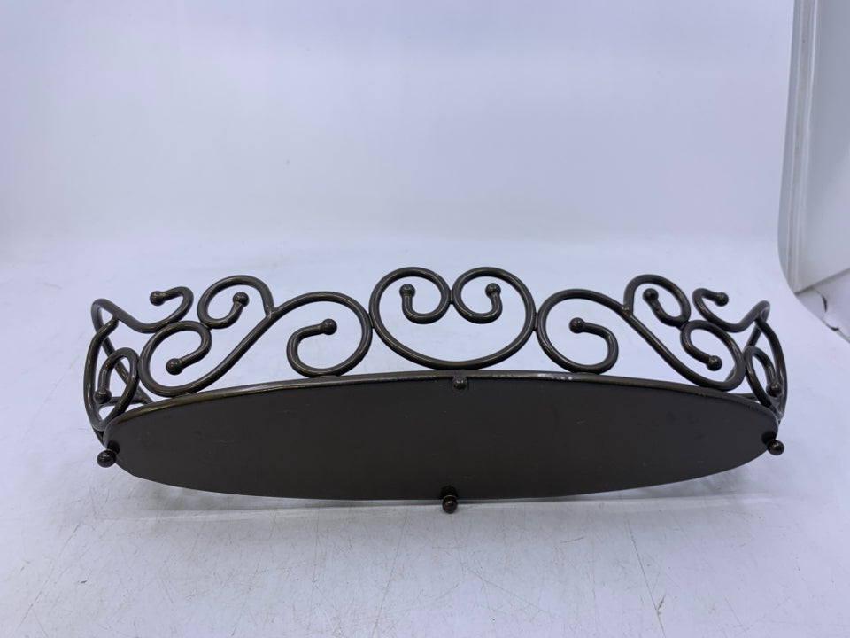 SMALL METAL OVAL SERVER.