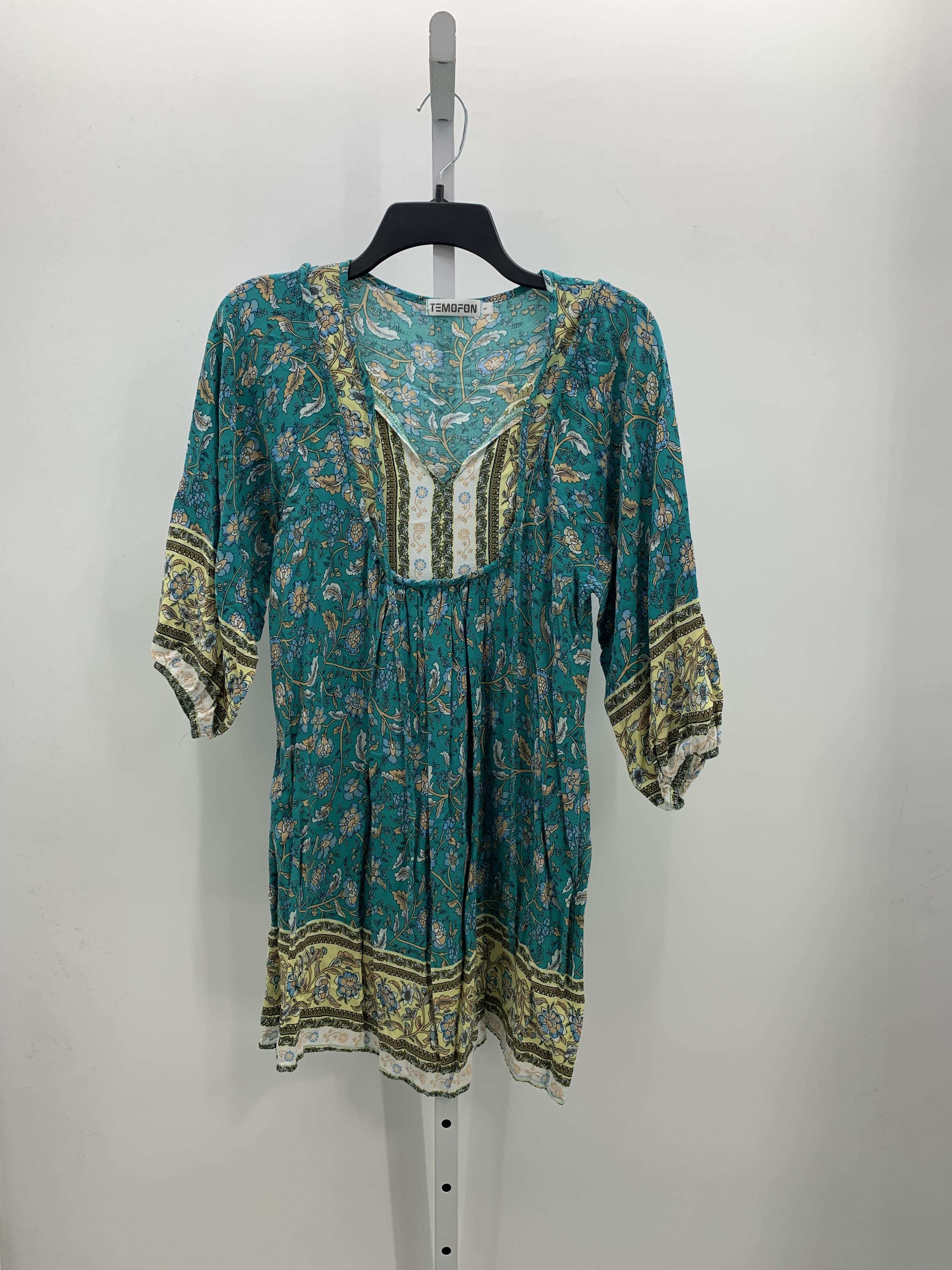 Size Small Misses 3/4 Sleeve Dress