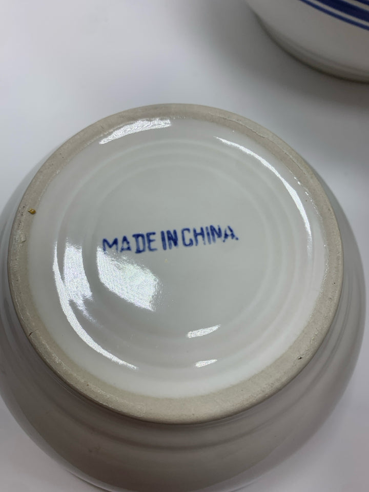 3PC HEAVY MIXING BOWLS CREAM W/BLUE STRIPE.