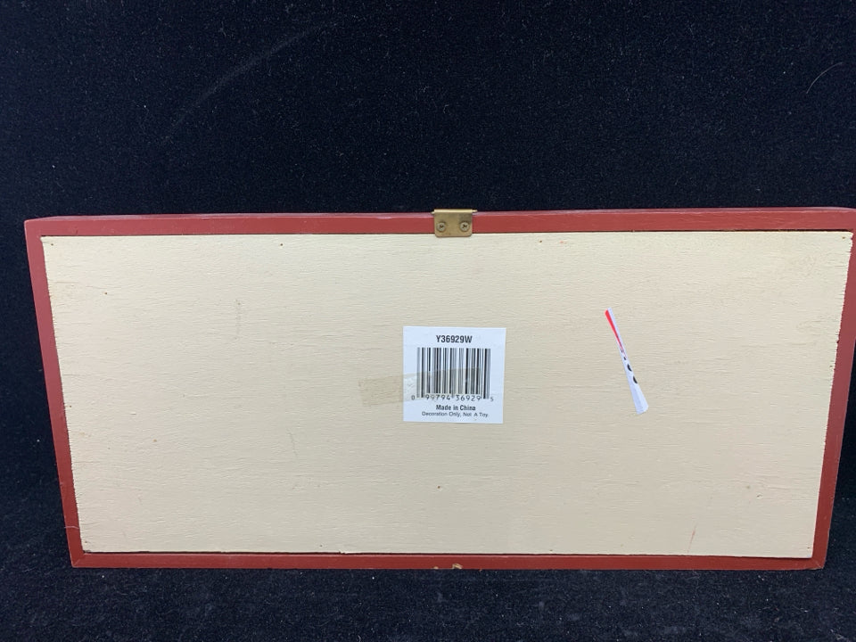 MAROON "BLESSINGS" CUT OUT FLORAL WALL HANGING.