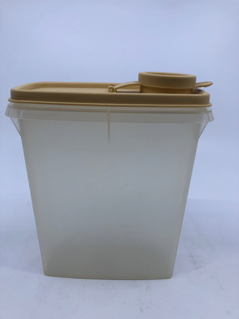 DRY GOODS TUPPERWARE CONTAINER.