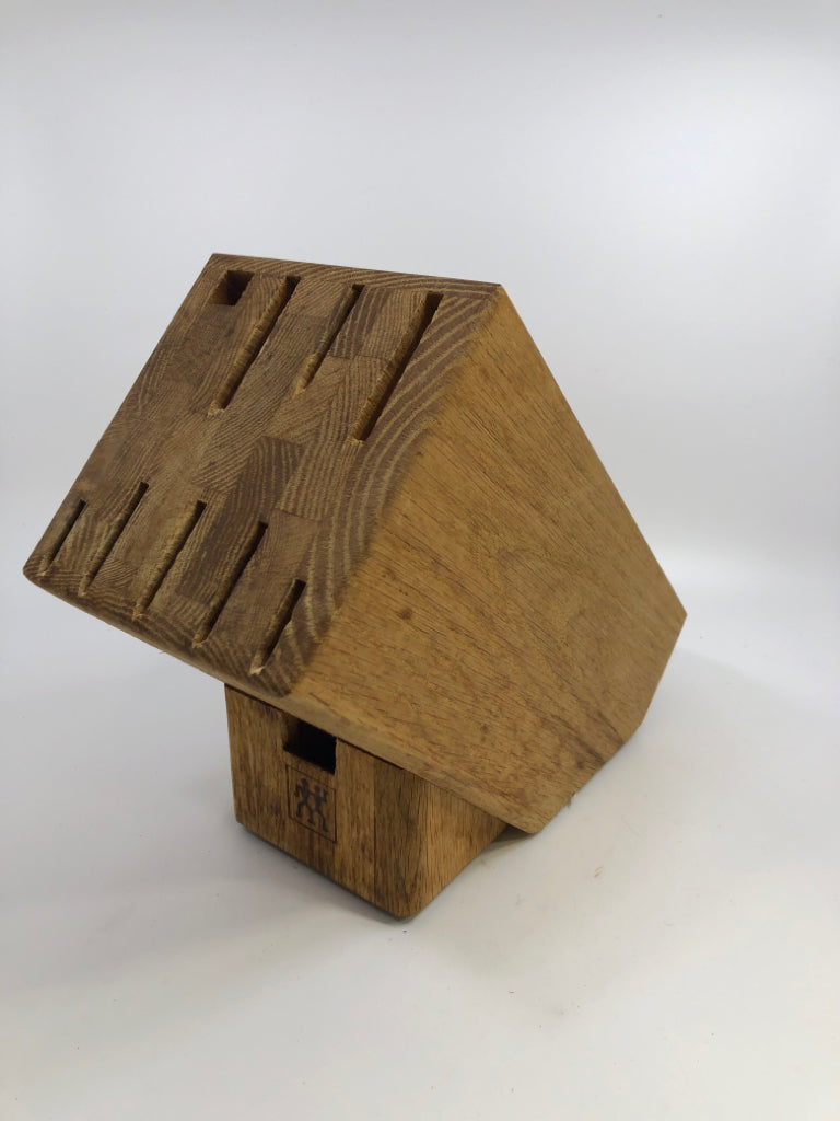 10-SLOT WOODEN KNIFE BLOCK J A HENCKELS.