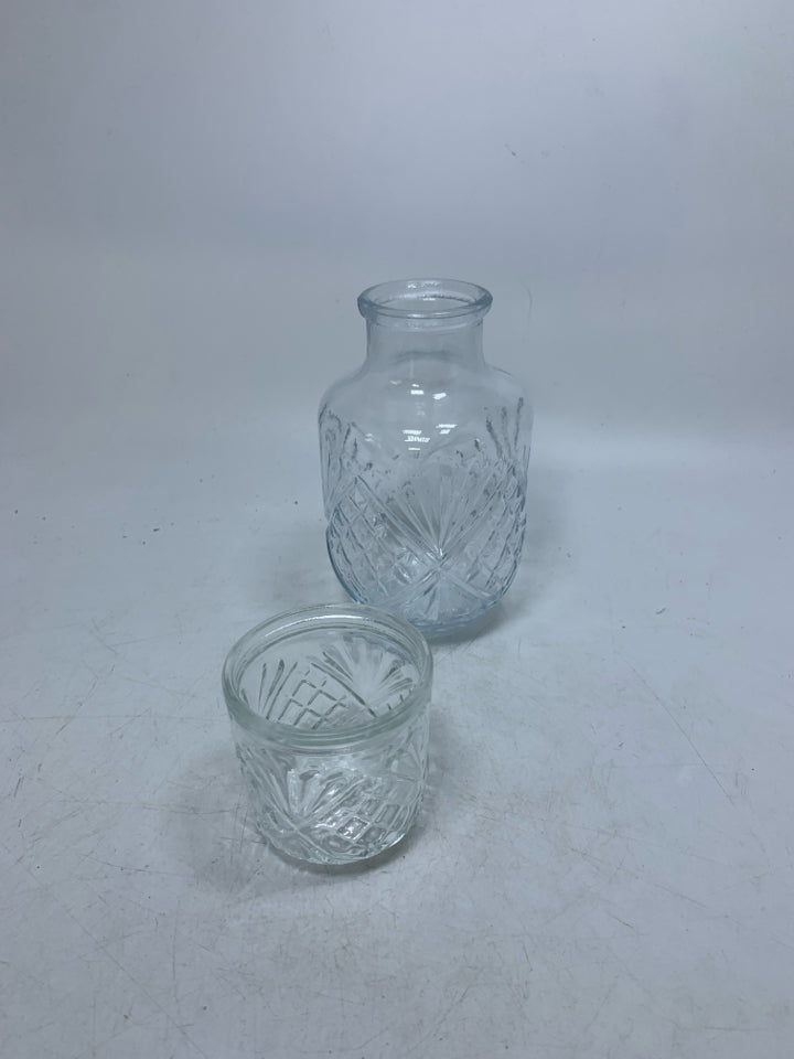2 PC TEXTURE GLASS BEDSIDE PITCHER/CUP.