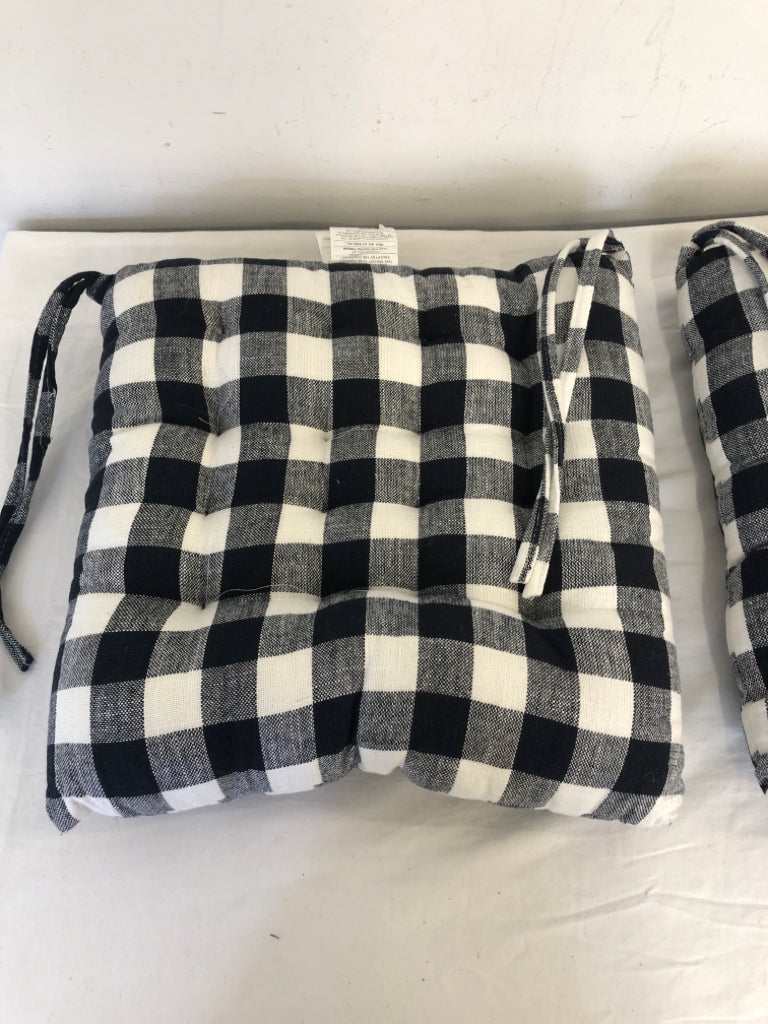 2 BUFFALO PLAID SEAT CUSHIONS.