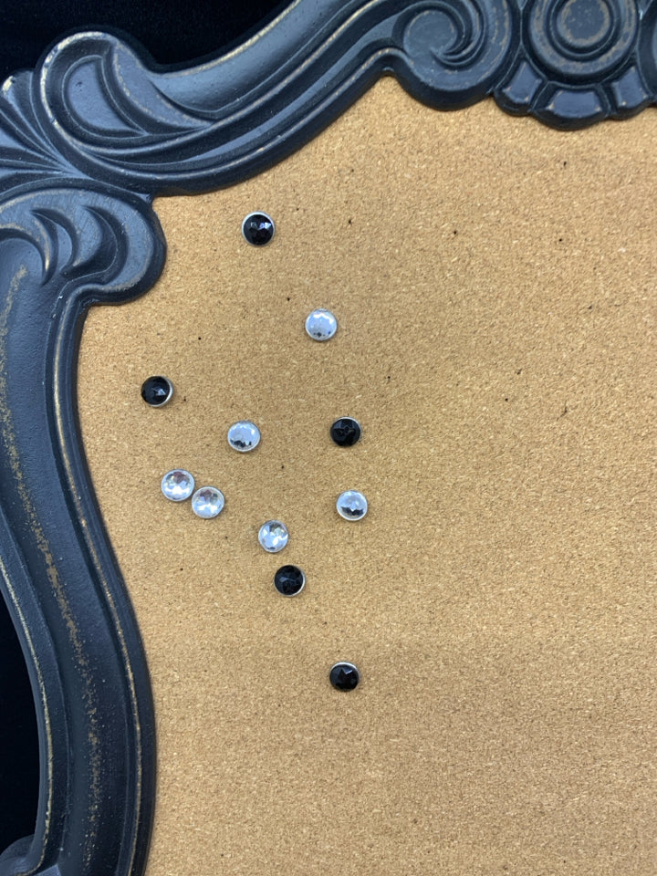 BLACK DISTRESSED FRAME CORK BOARD.