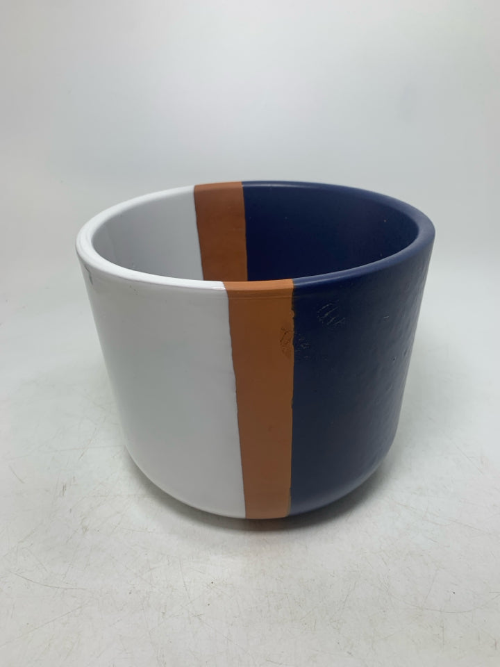 APARICIO CERAMICS WHITE/BLUE PLANTER.