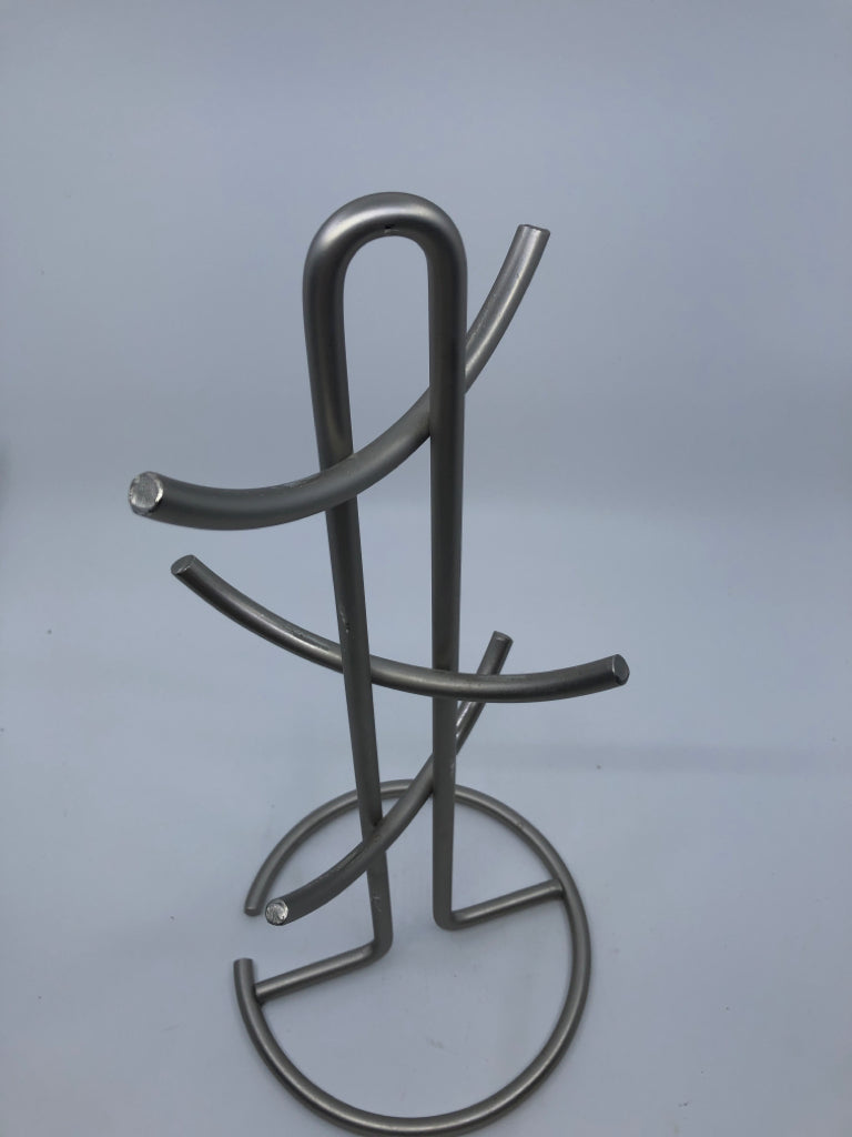 SILVER STANDING MUG HOLDER.