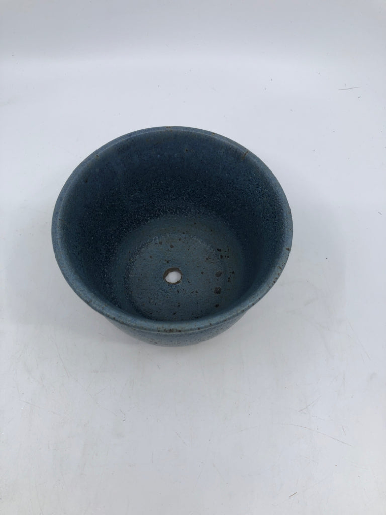 SMALL BLUE AND RED POTTERY PLANTER.