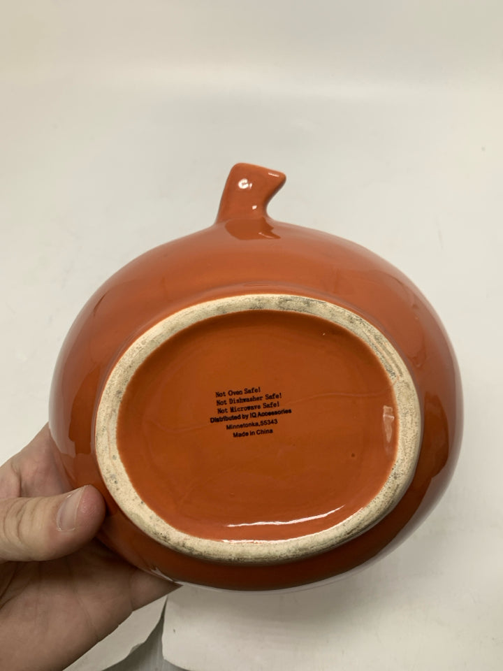 ORANGE RIBBED PUMPKIN BOWL.