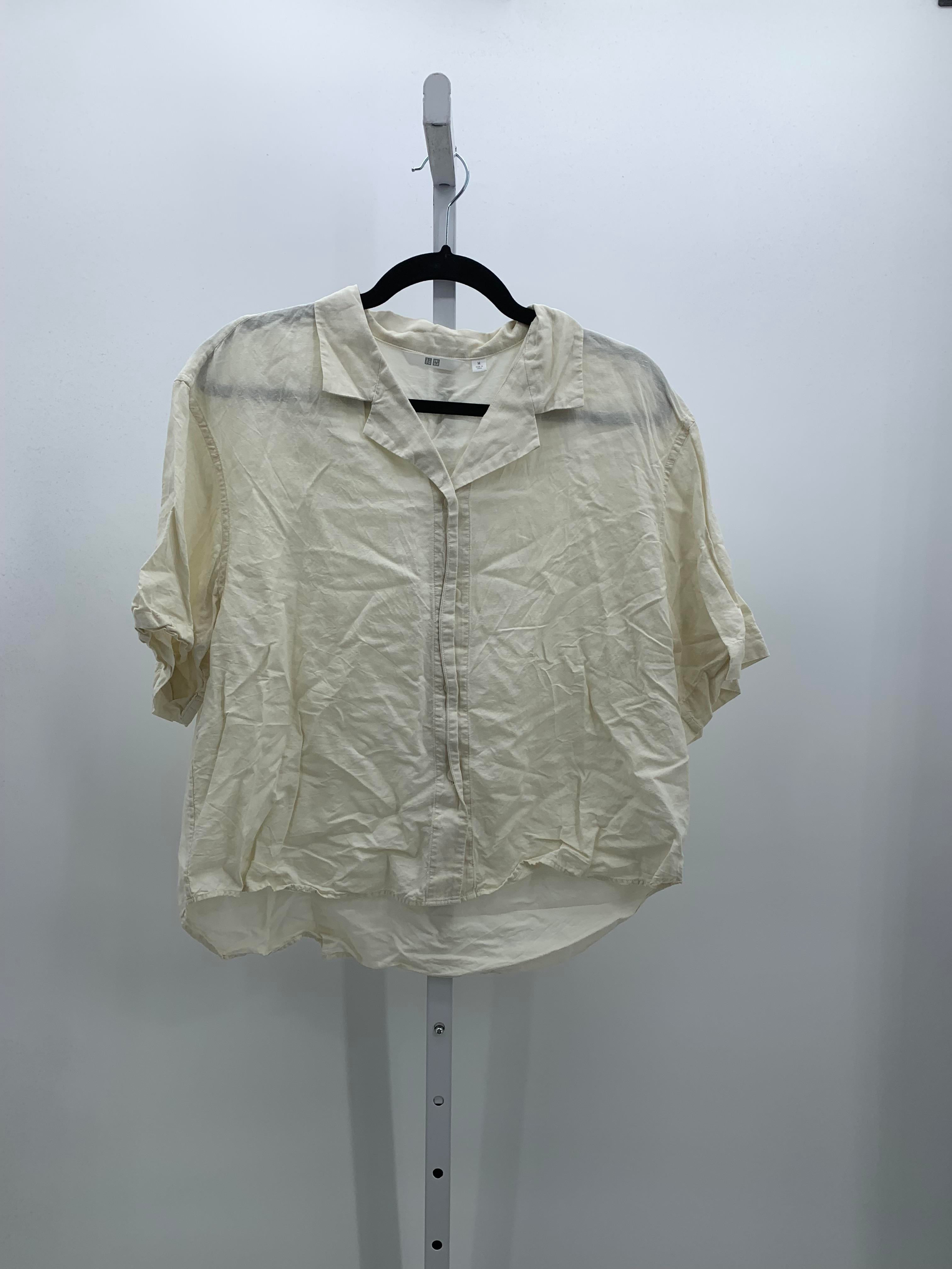 Uniqlo Size Medium Misses Short Sleeve Shirt