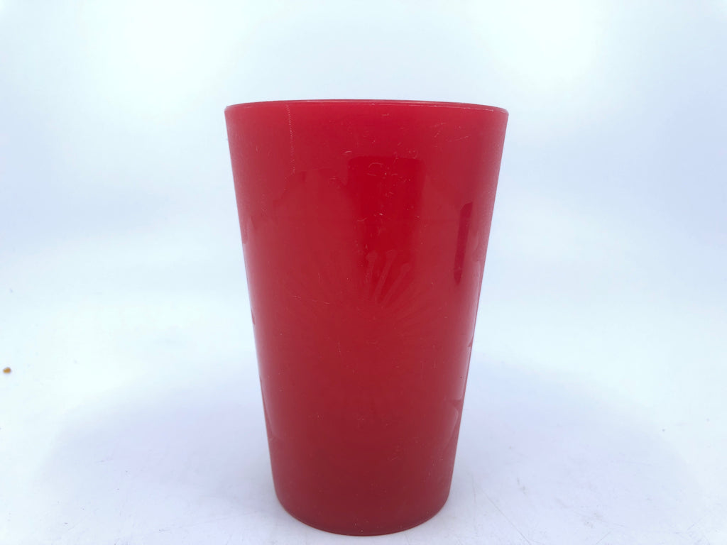 8 PLASTIC KIDS CUPS RED/BLUE.