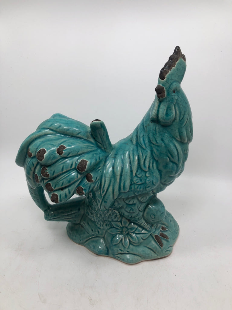 TEAL CERAMIC DISTRESSED ROOSTER DECOR.