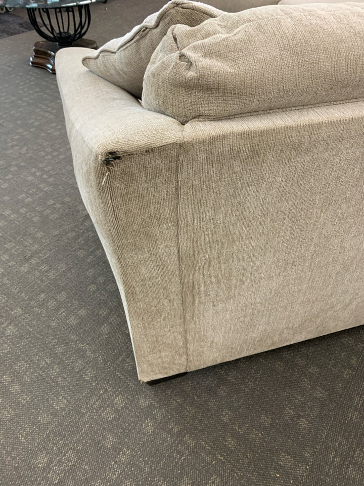 BROGAN L SHAPED SECTIONAL COUCH W/3 GEOMETRIC ACCENT PILLOWS.