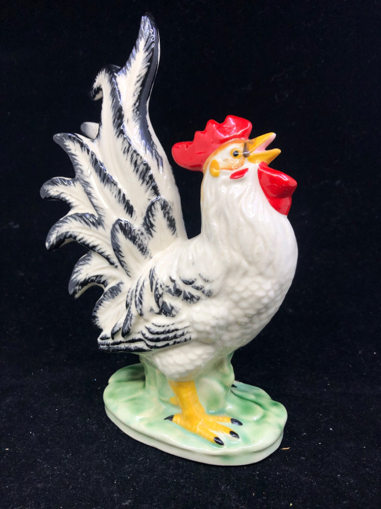 CERAMIC WHITE ROOSTER STATUE.