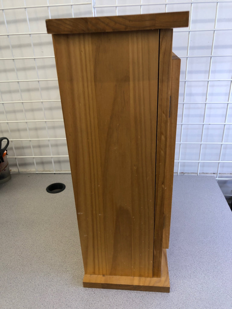 LIGHT WOOD MEDICINE CABINET W/2 SHELVES.