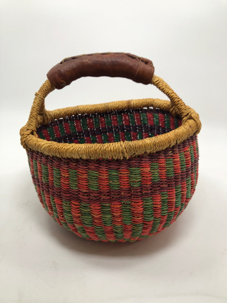 MULTI-COLOR WOVEN BASKET.