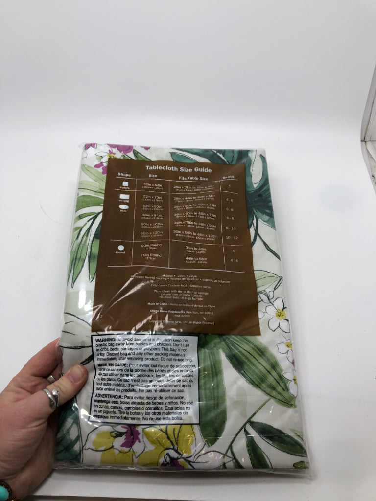 NIP GREEN W FLORAL DESIGN OUTDOOR VINYL TABLE CLOTH.