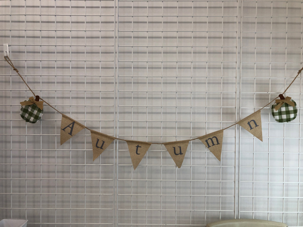 AUTUMN BURLAP GARLAND W/FABRIC PUMPKINS.