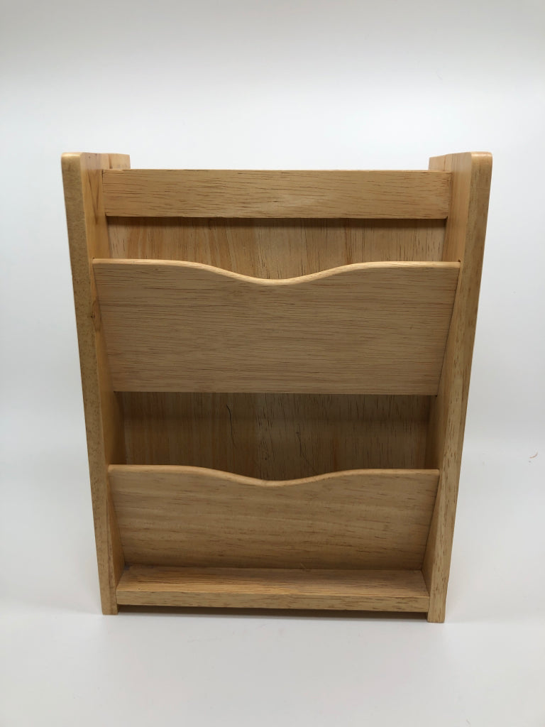 BAMBOO MAIL AND KEY SORTER.