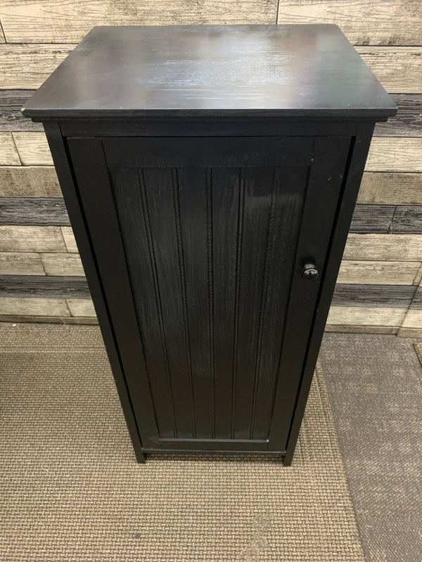 BLACK LINEN CABINET W 1 SHELF.