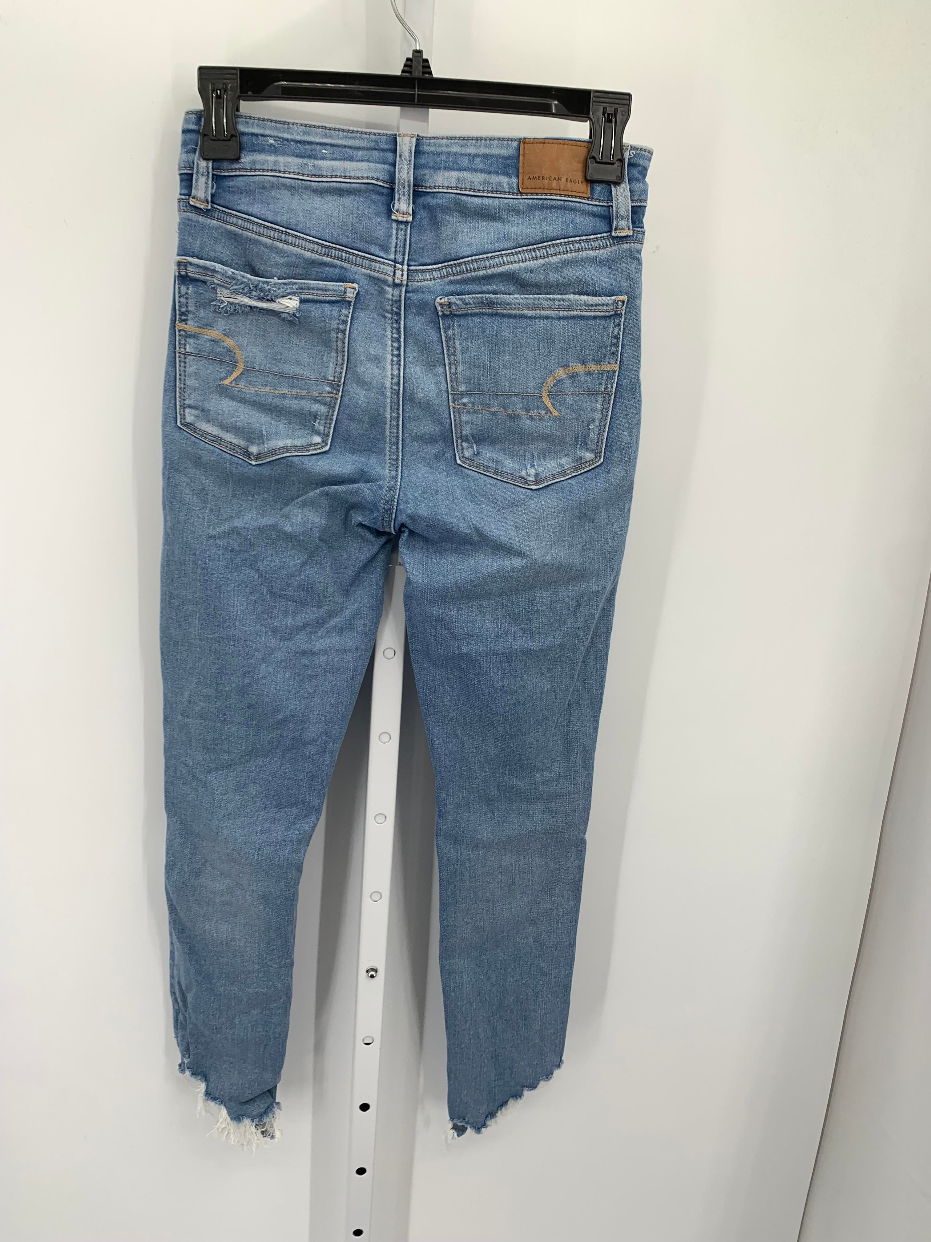 American Eagle Size 2 Juniors Cropped