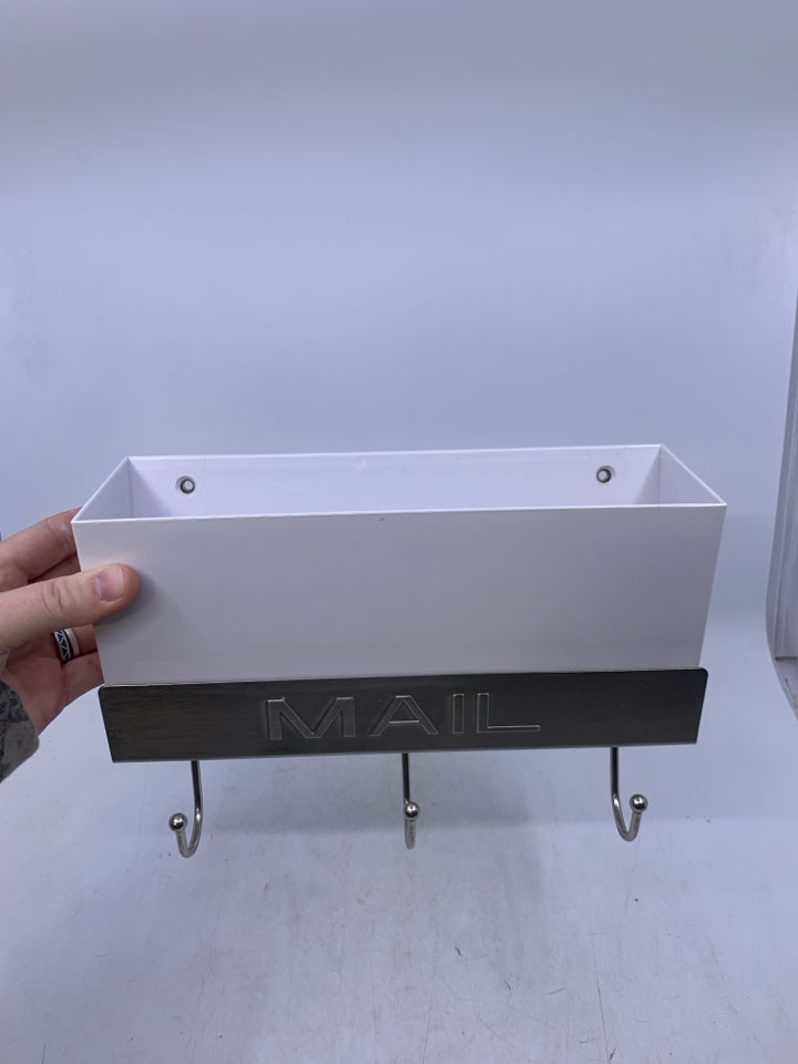 METAL/PLASTIC MAIL WALL BUCKET W/ 3 HOOKS.