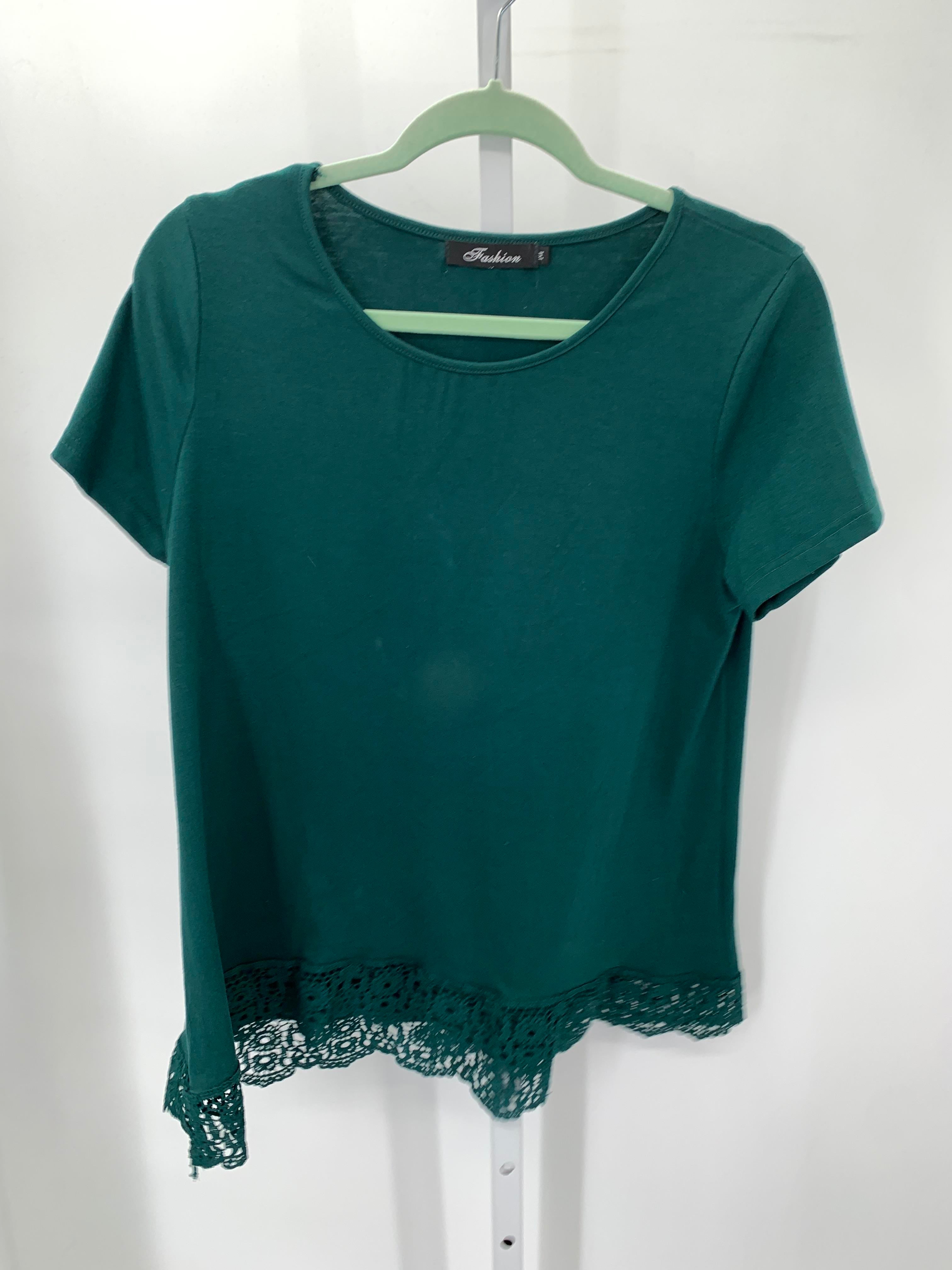 Size Medium Misses Short Sleeve Shirt
