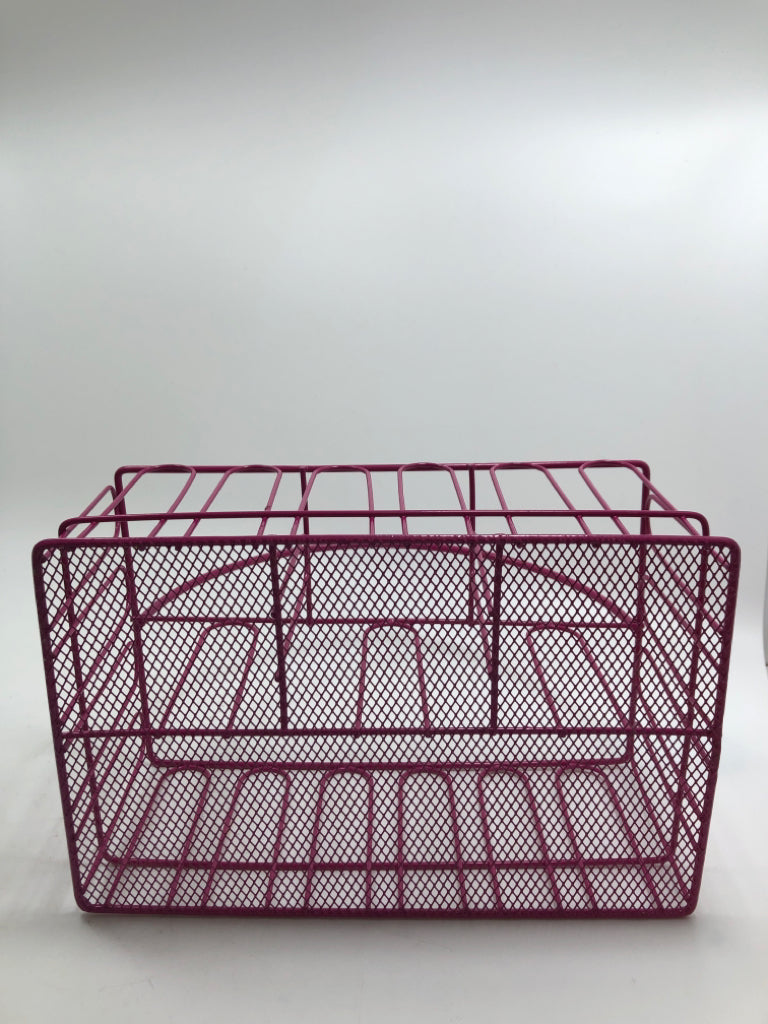 PINK METAL UTENSIL CADDY.