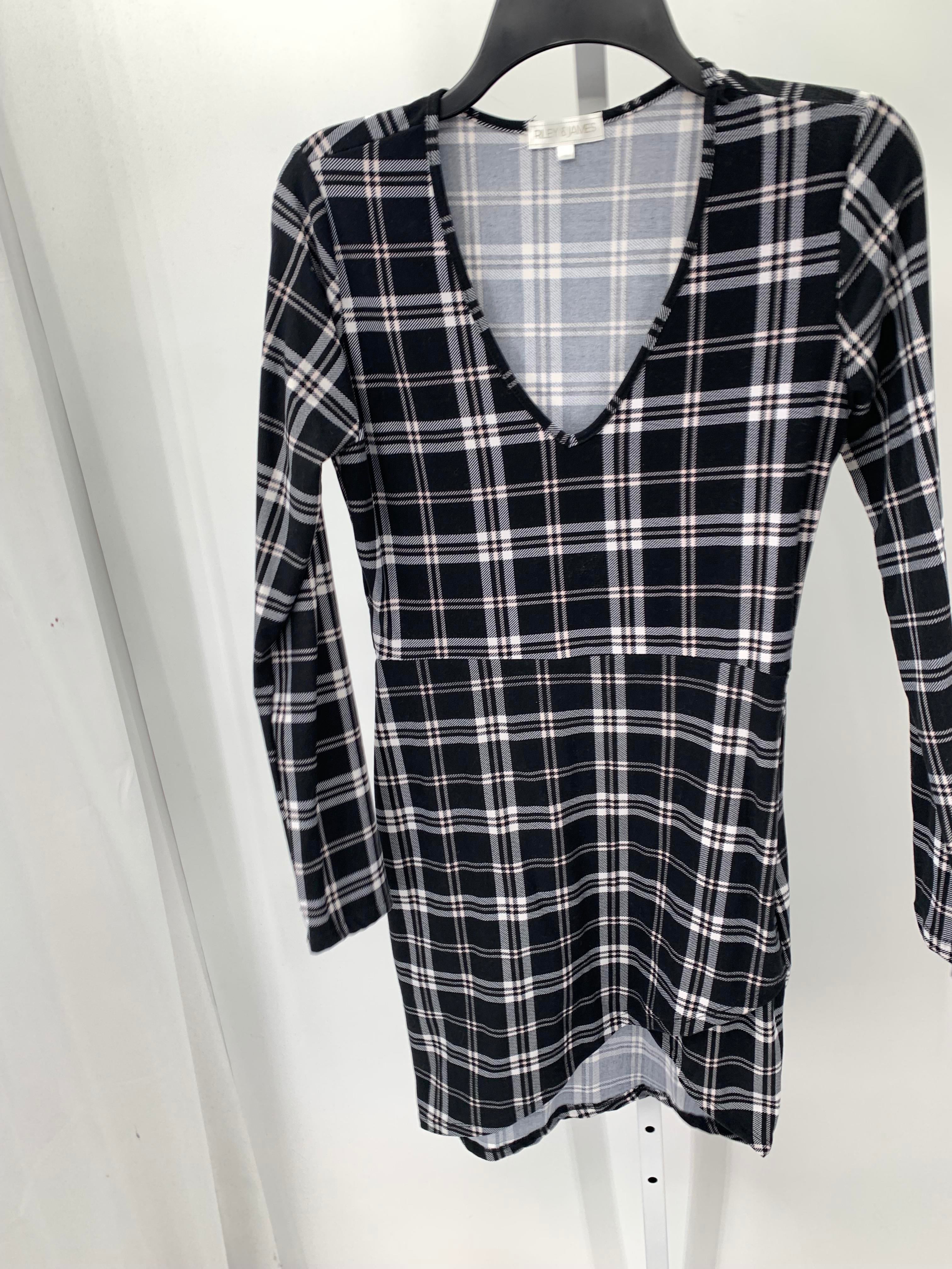Size Medium Juniors Long Sleeve Dress